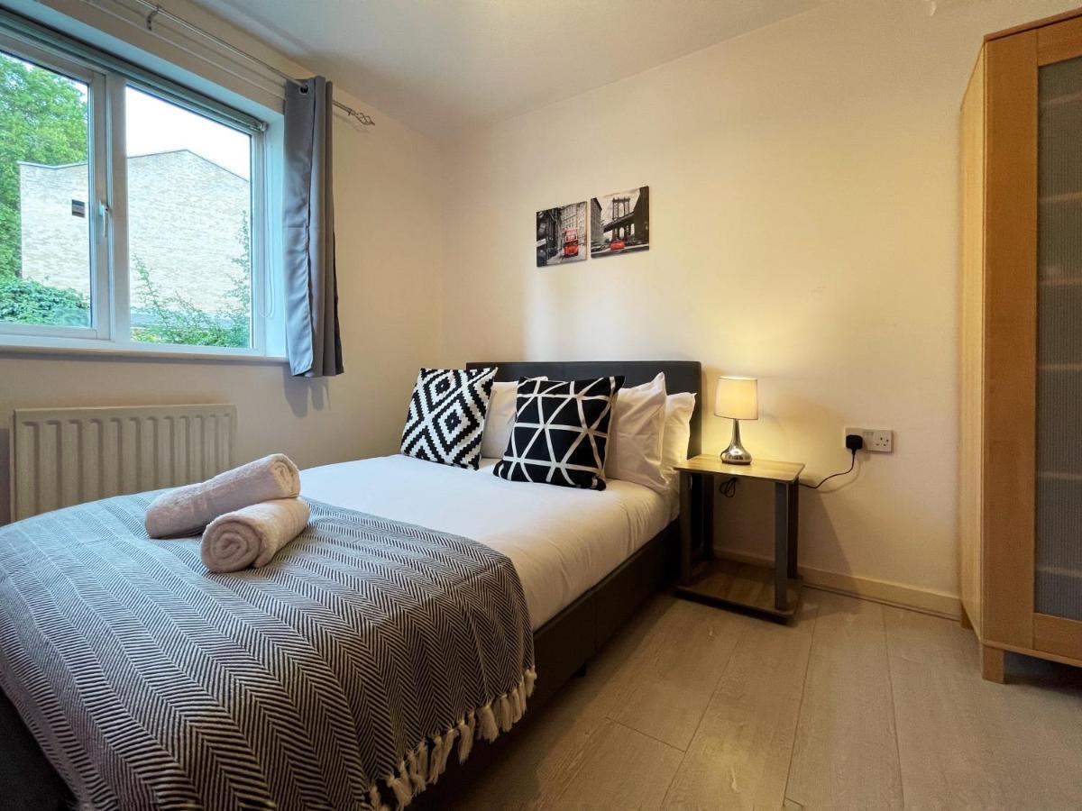Jessica'S Place At Whitechapel Лондон Екстериор снимка