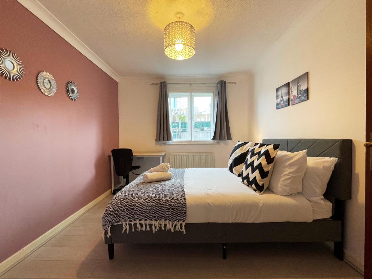 Jessica'S Place At Whitechapel Лондон Екстериор снимка